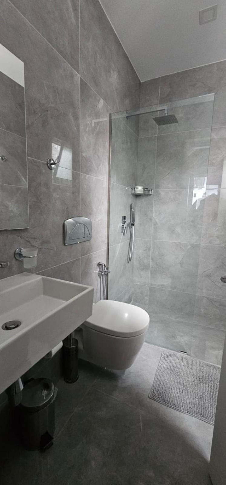 Hotel Edina Apartments By Hp Sarandë Esterno foto
